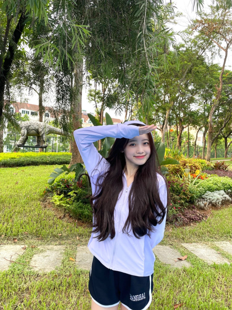 园区高端初次下海的小妹妹18岁